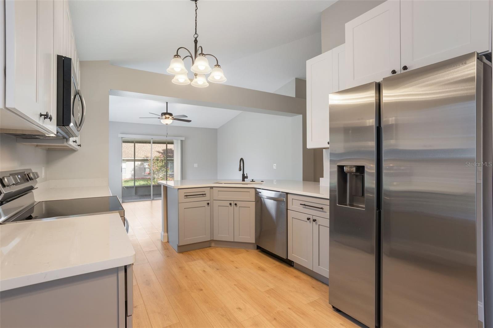 Image 13 of 30 For 988 Vanderbilt Drive