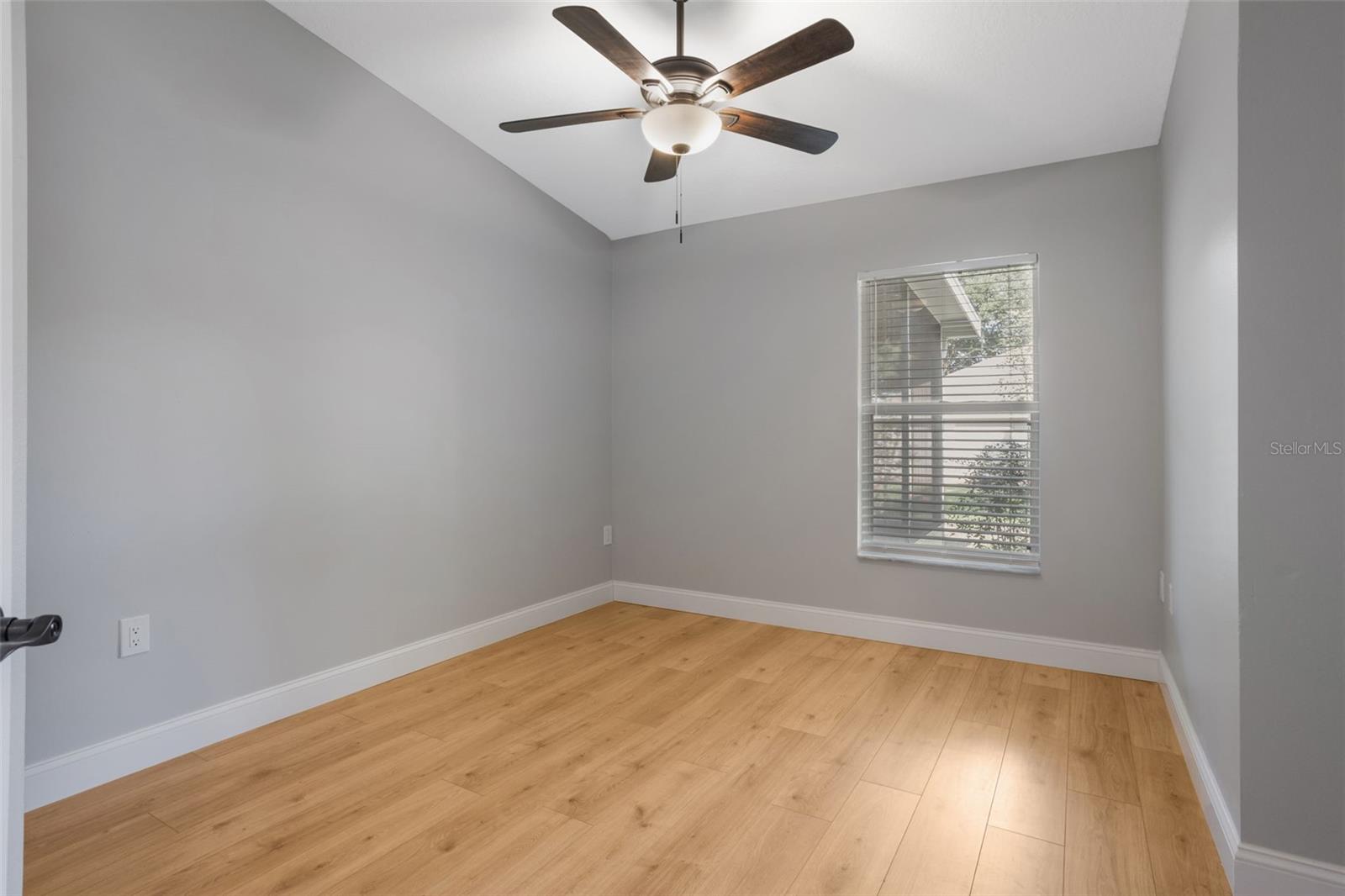 Image 20 of 30 For 988 Vanderbilt Drive