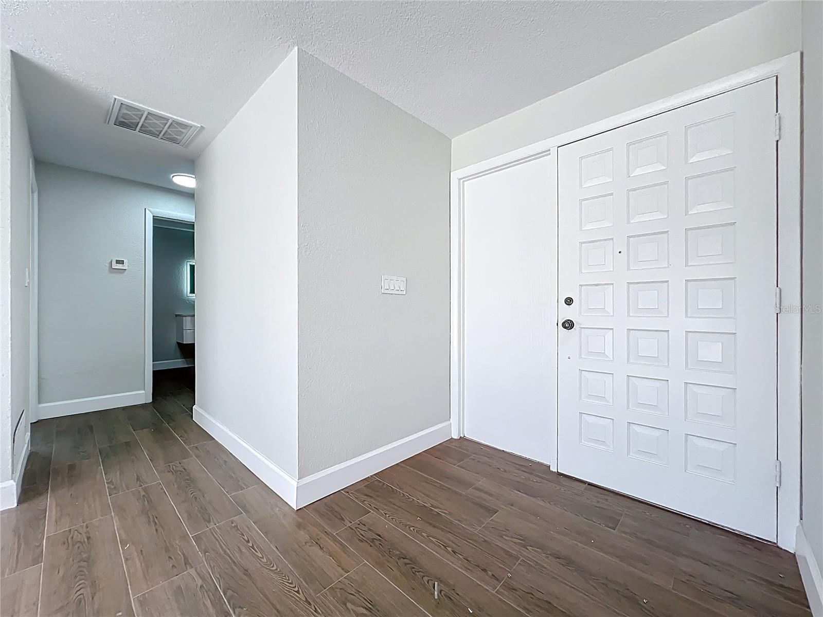 Image 18 of 64 For 209 Whippoorwill Drive