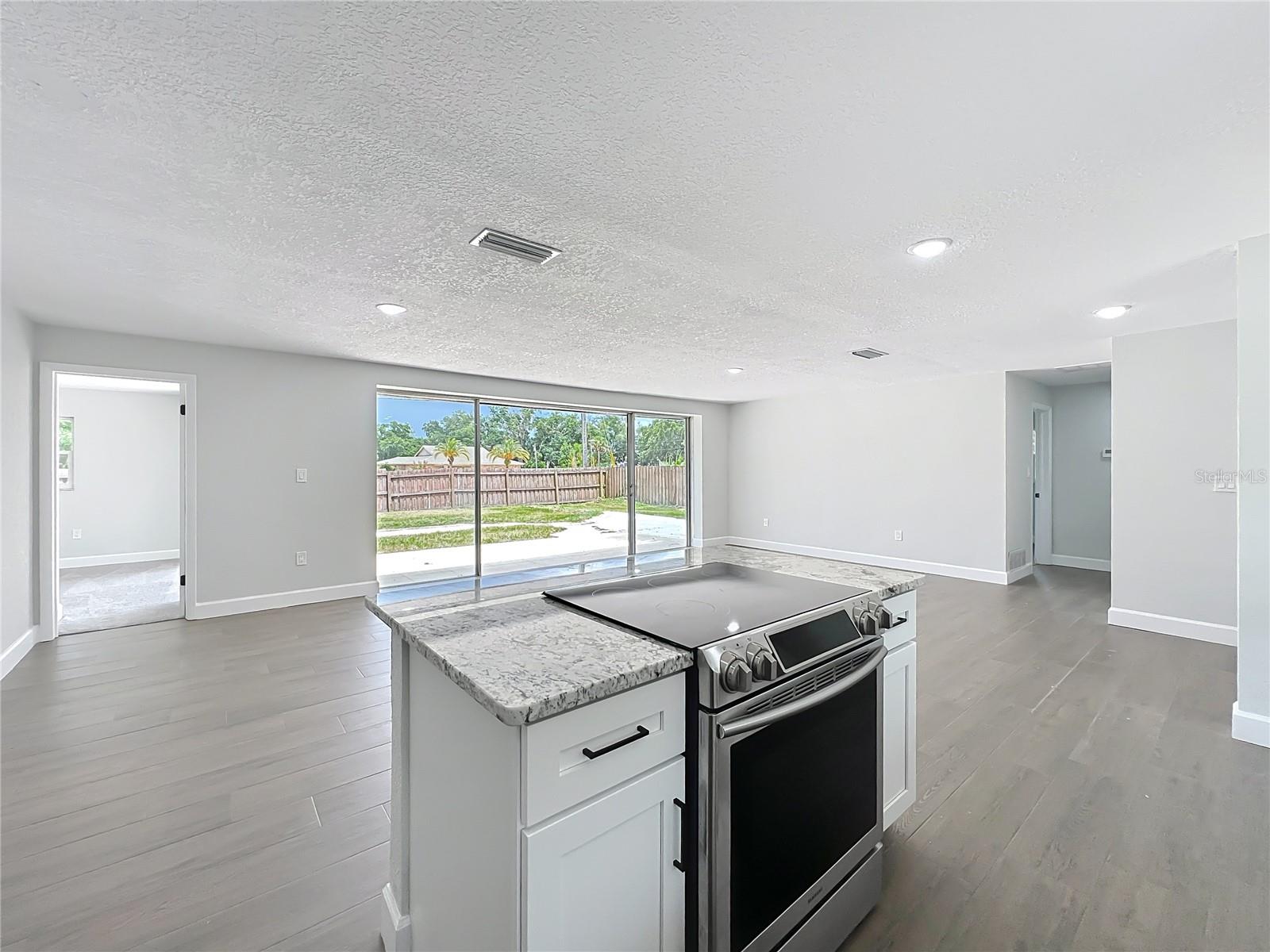 Image 23 of 64 For 209 Whippoorwill Drive