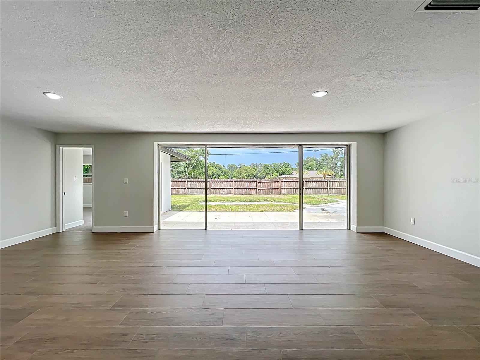 Image 4 of 64 For 209 Whippoorwill Drive