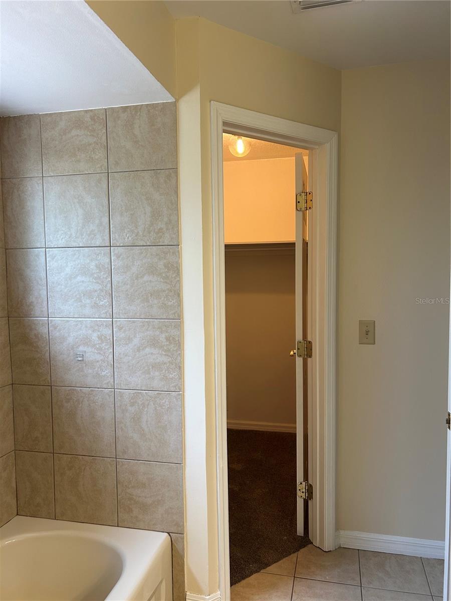 Image 14 of 25 For 1524 Southwind Court