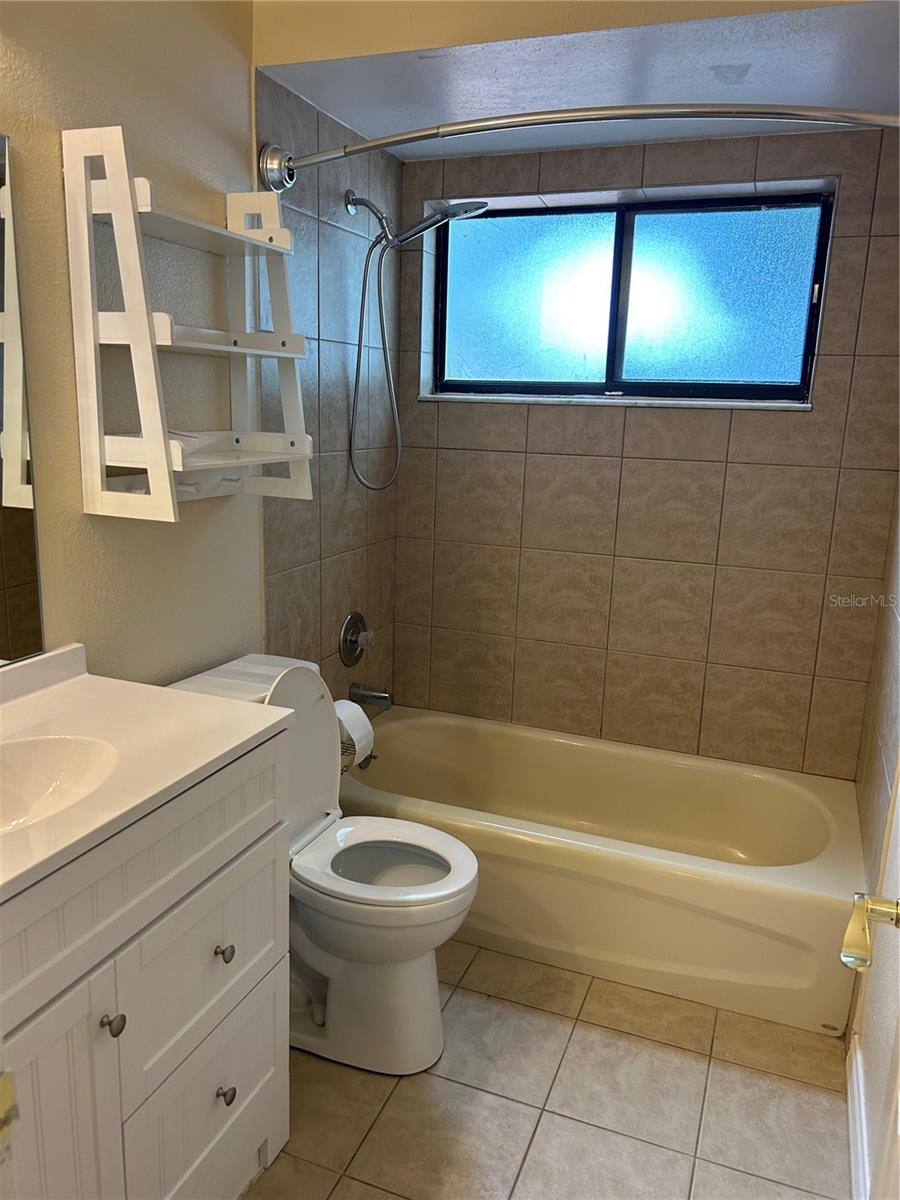Image 19 of 25 For 1524 Southwind Court