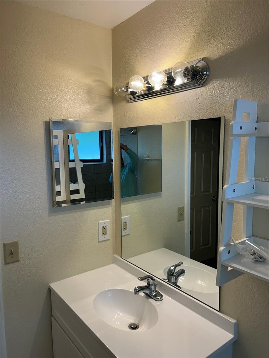 Image 21 of 25 For 1524 Southwind Court