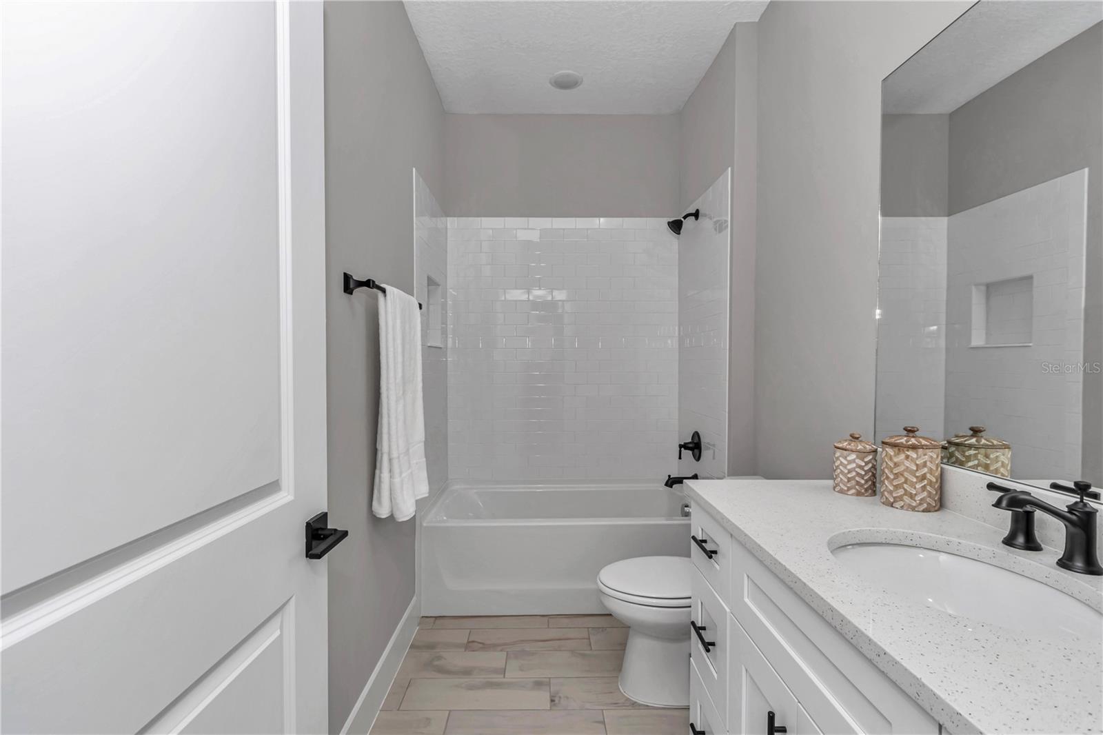 Image 6 of 51 For 20291 Marine Boulevard