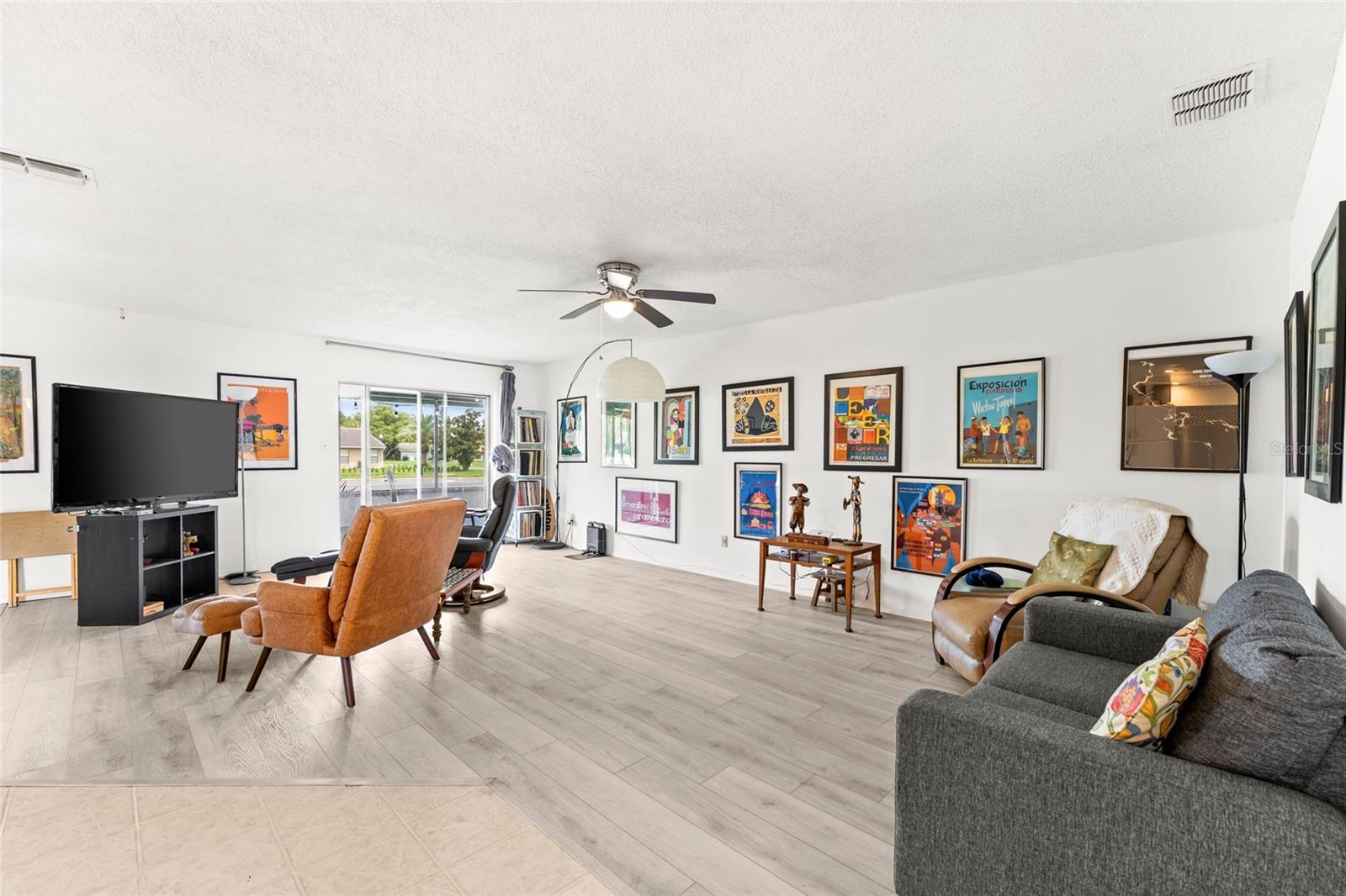 Image 11 of 33 For 10760 Wilderness Court