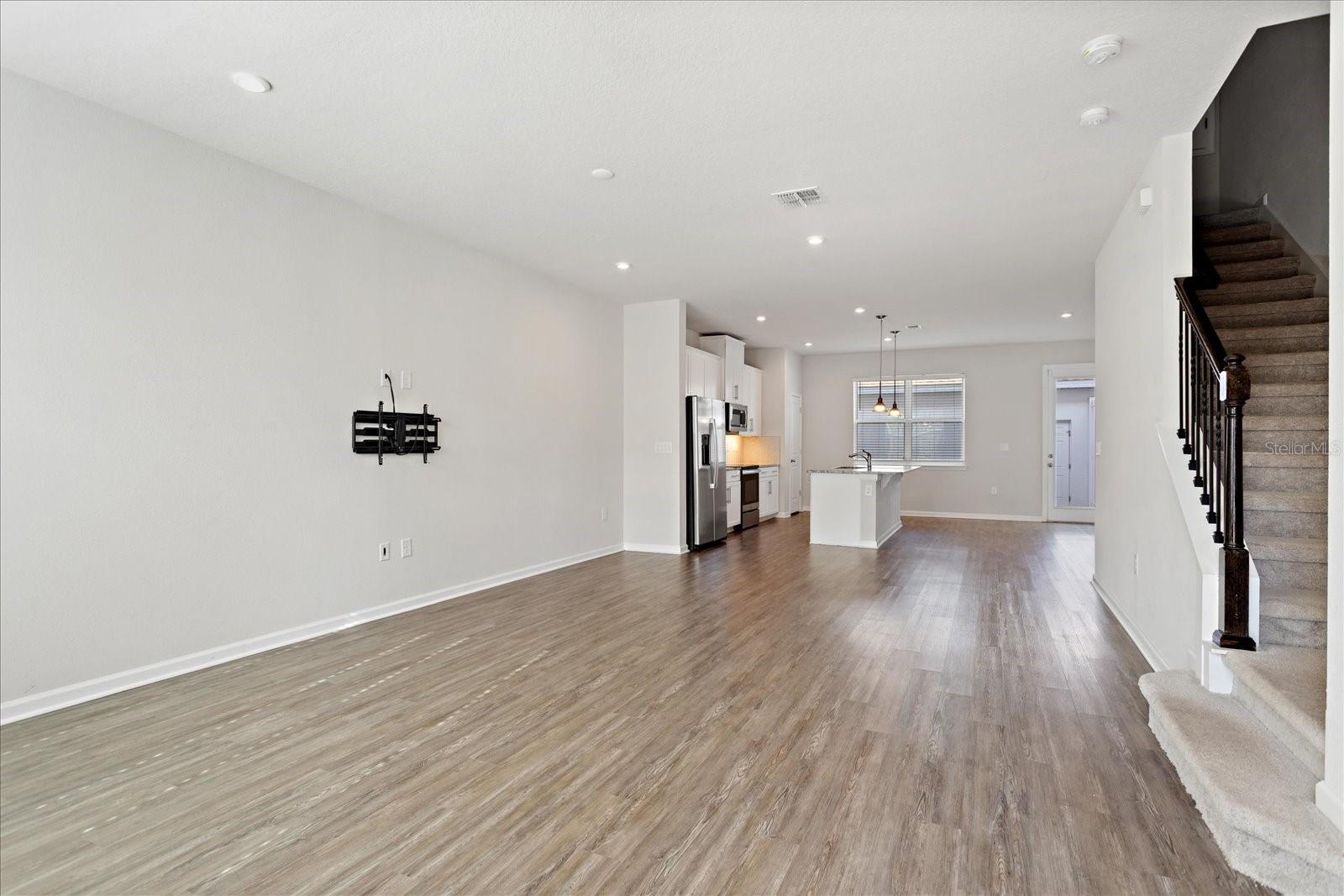 Image 4 of 24 For 6165 Juneberry Way