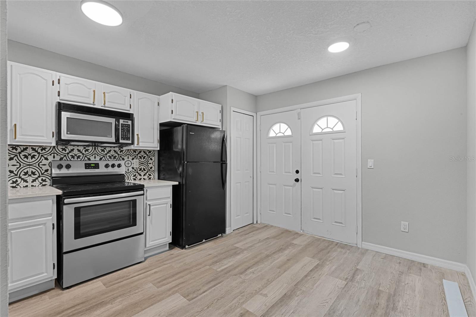 Image 8 of 18 For 1067 Sophie Boulevard