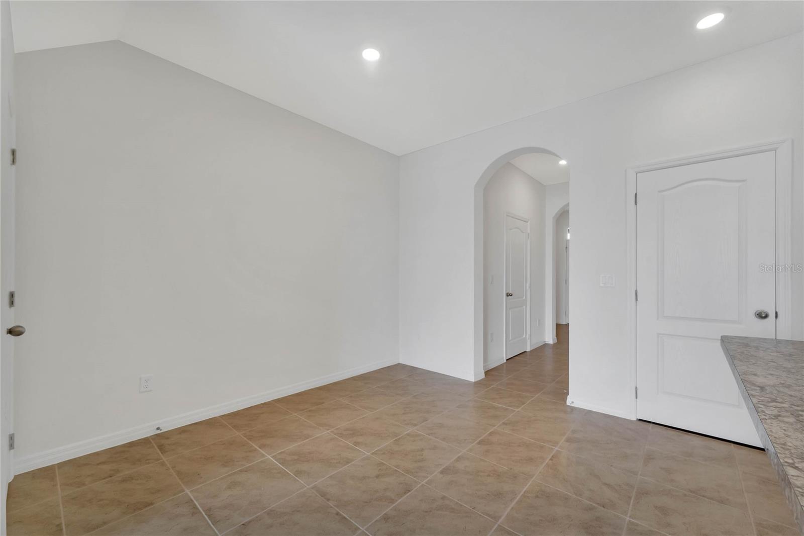Image 18 of 23 For 1117 Blue Jay Drive