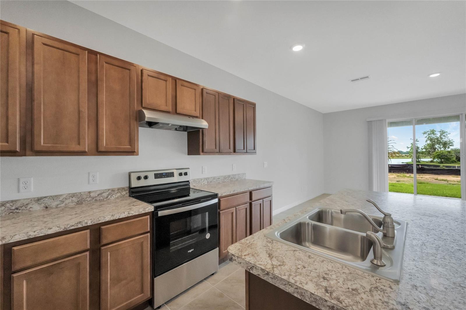 Image 5 of 23 For 1117 Blue Jay Drive