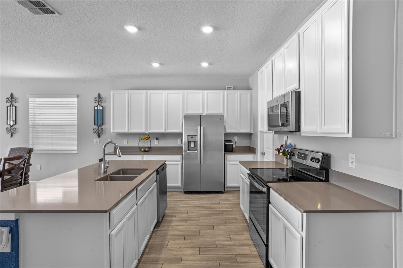 Image 11 of 55 For 4491 Holstein Street