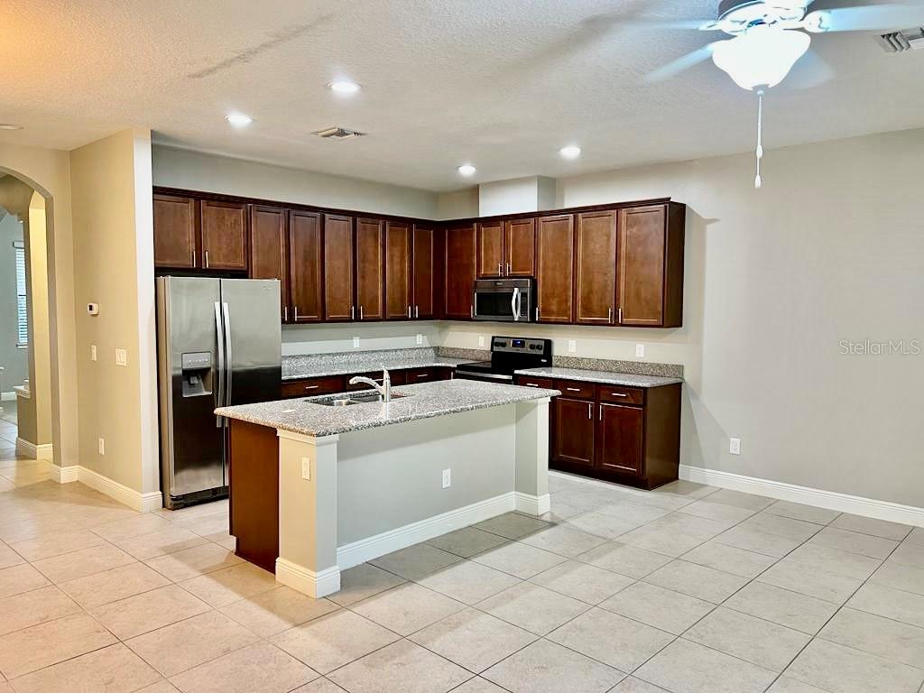 Image 7 of 23 For 8630 Via Tavoleria Way