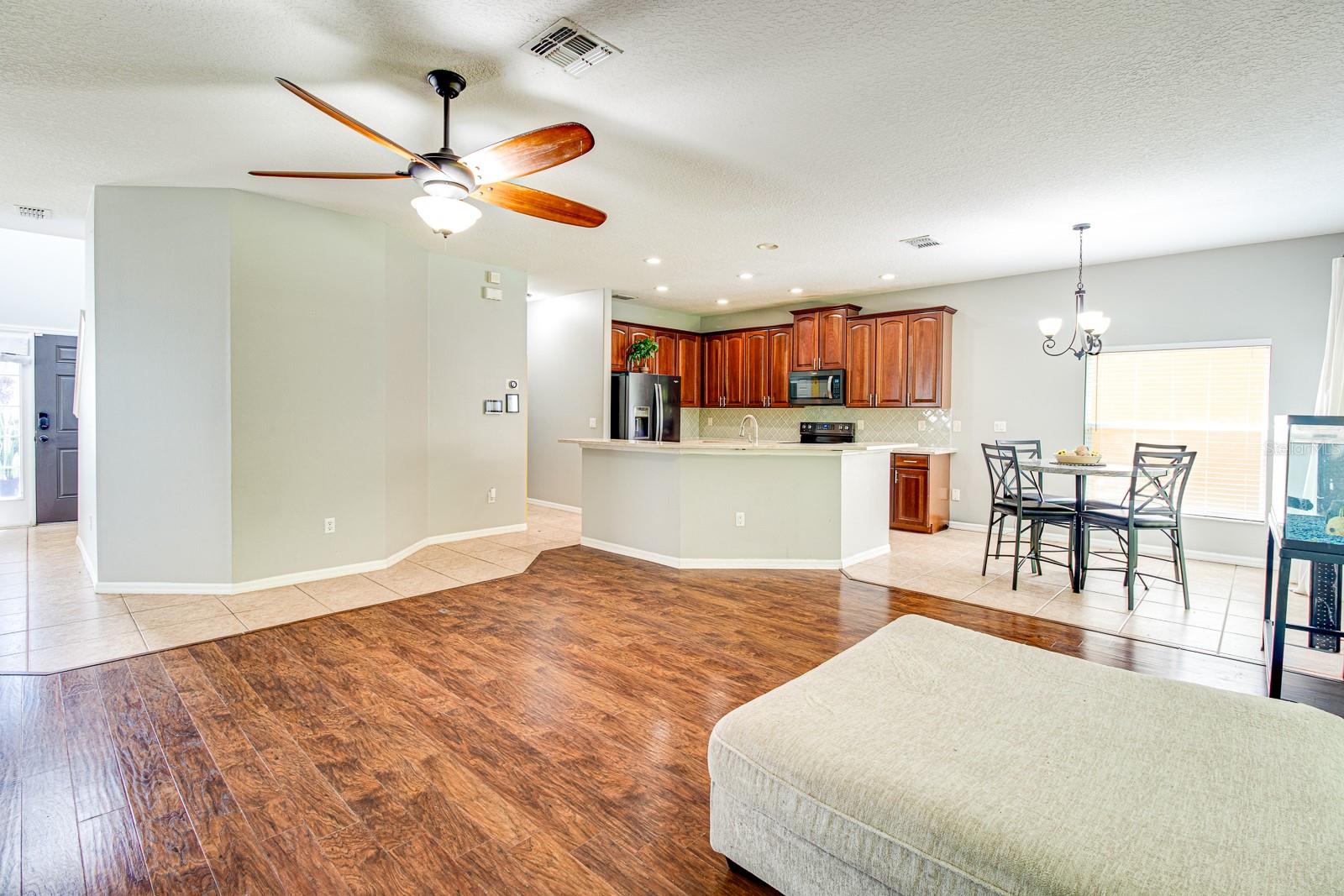 Image 10 of 46 For 13425 Early Frost Cir
