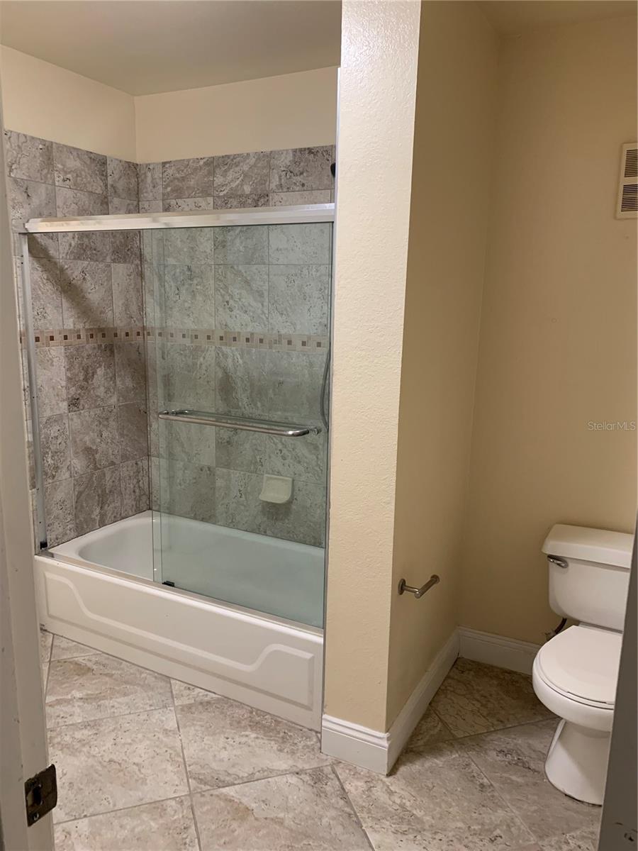 Image 32 of 36 For 7340 Westpointe Boulevard 320
