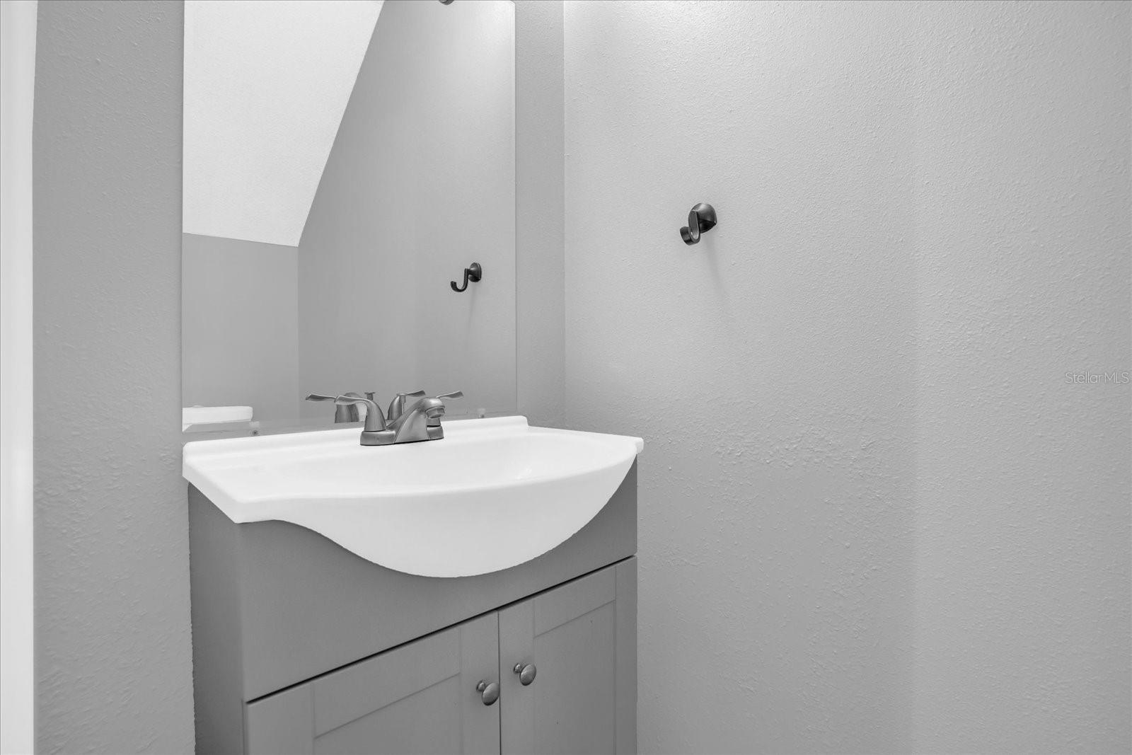 Image 11 of 26 For 1009 Grove St Unit #90