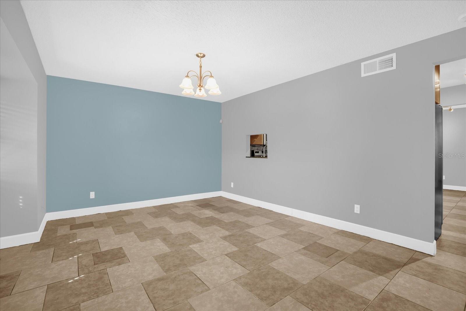 Image 4 of 26 For 1009 Grove St Unit #90