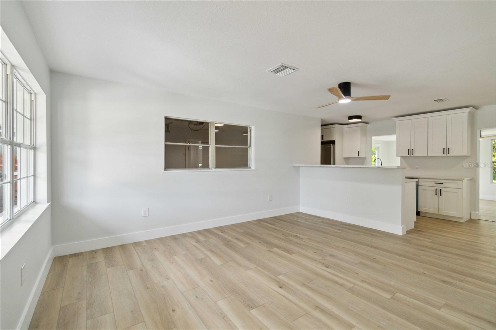 Image 4 of 27 For 4970 Brookmeade Drive