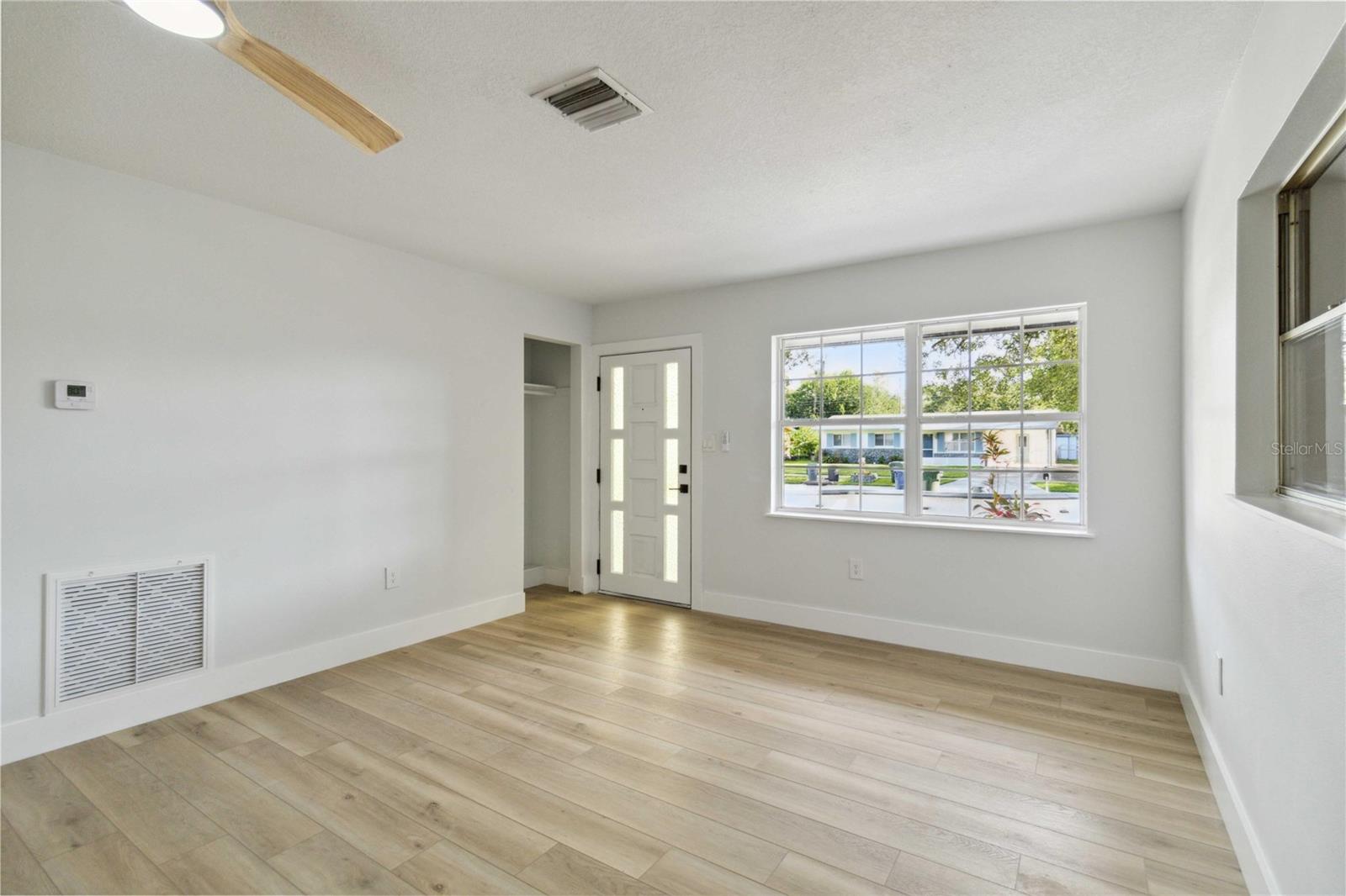 Image 6 of 27 For 4970 Brookmeade Drive