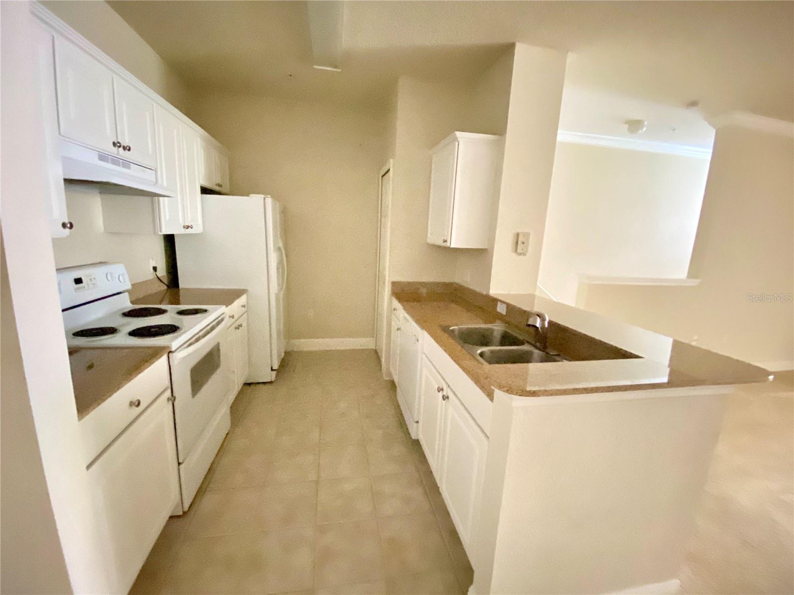 Image 3 of 13 For 303 Southern Pecan Circle 206