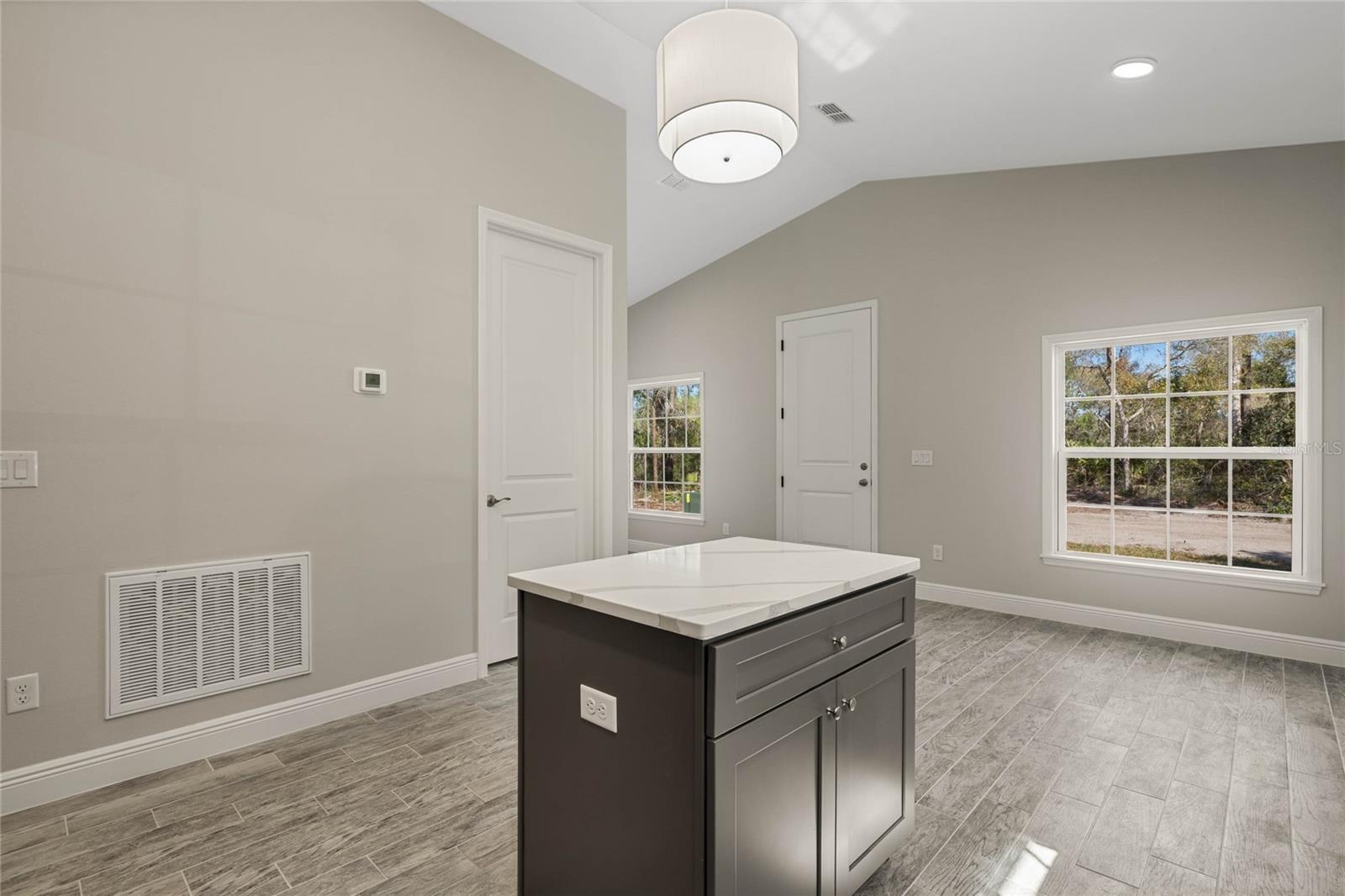 Image 8 of 19 For 179 Douglas Avenue