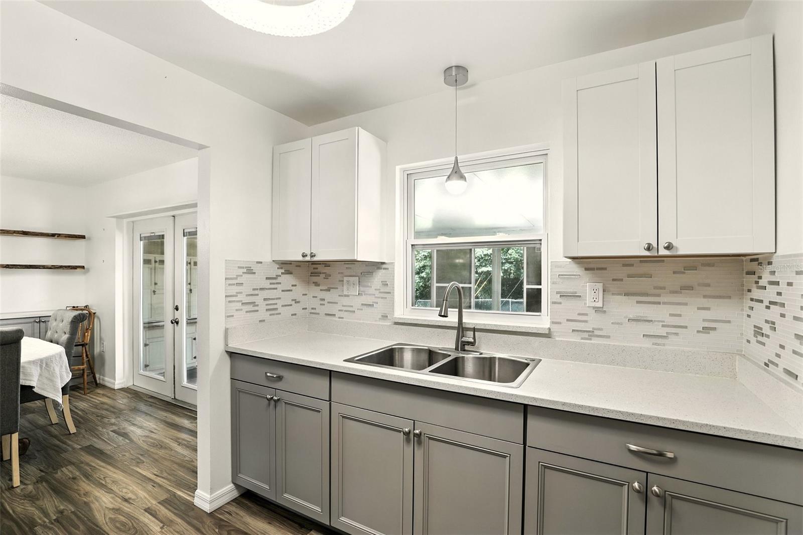 Image 11 of 28 For 3233 Calumet Drive