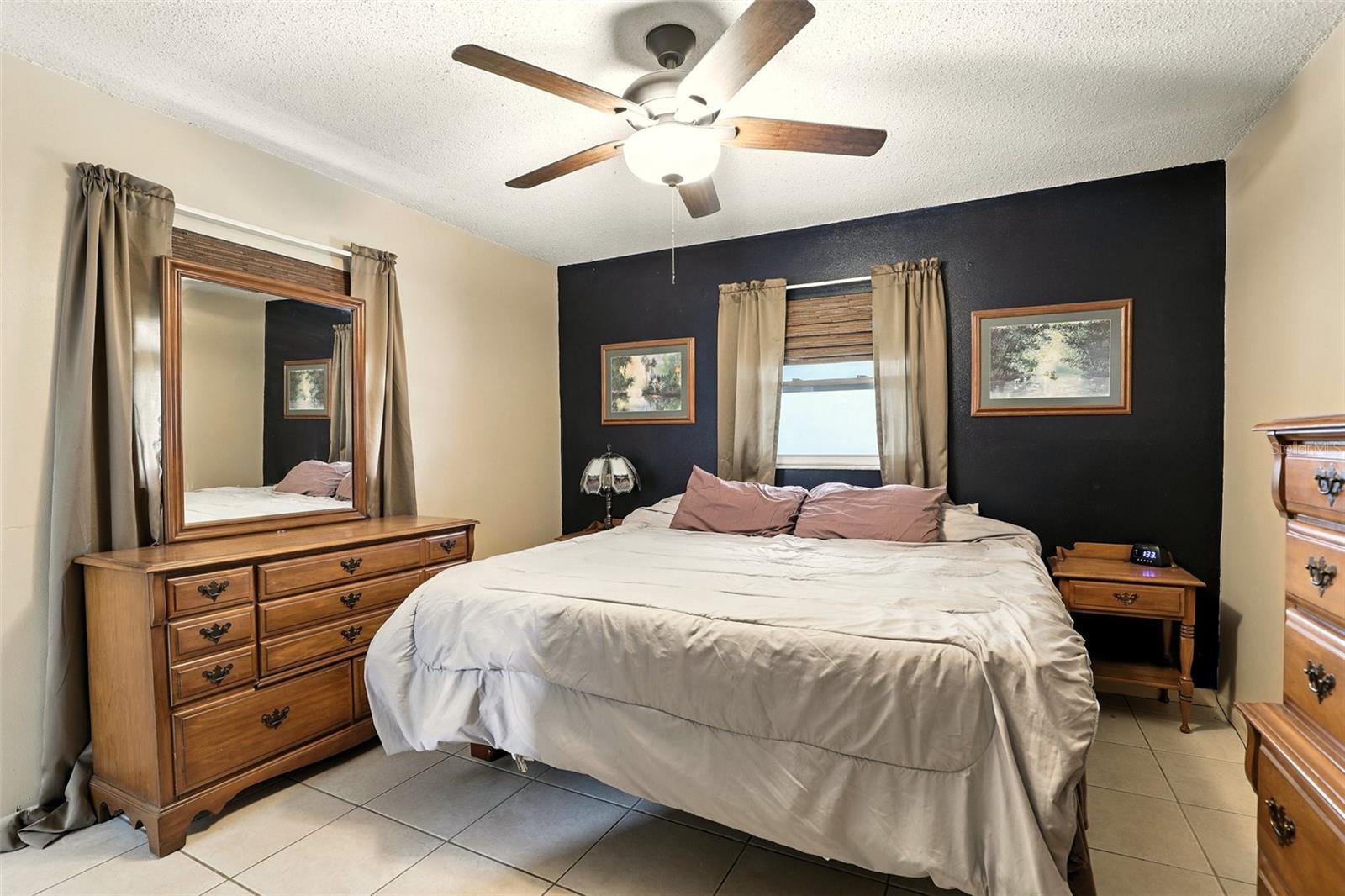 Image 16 of 28 For 3233 Calumet Drive