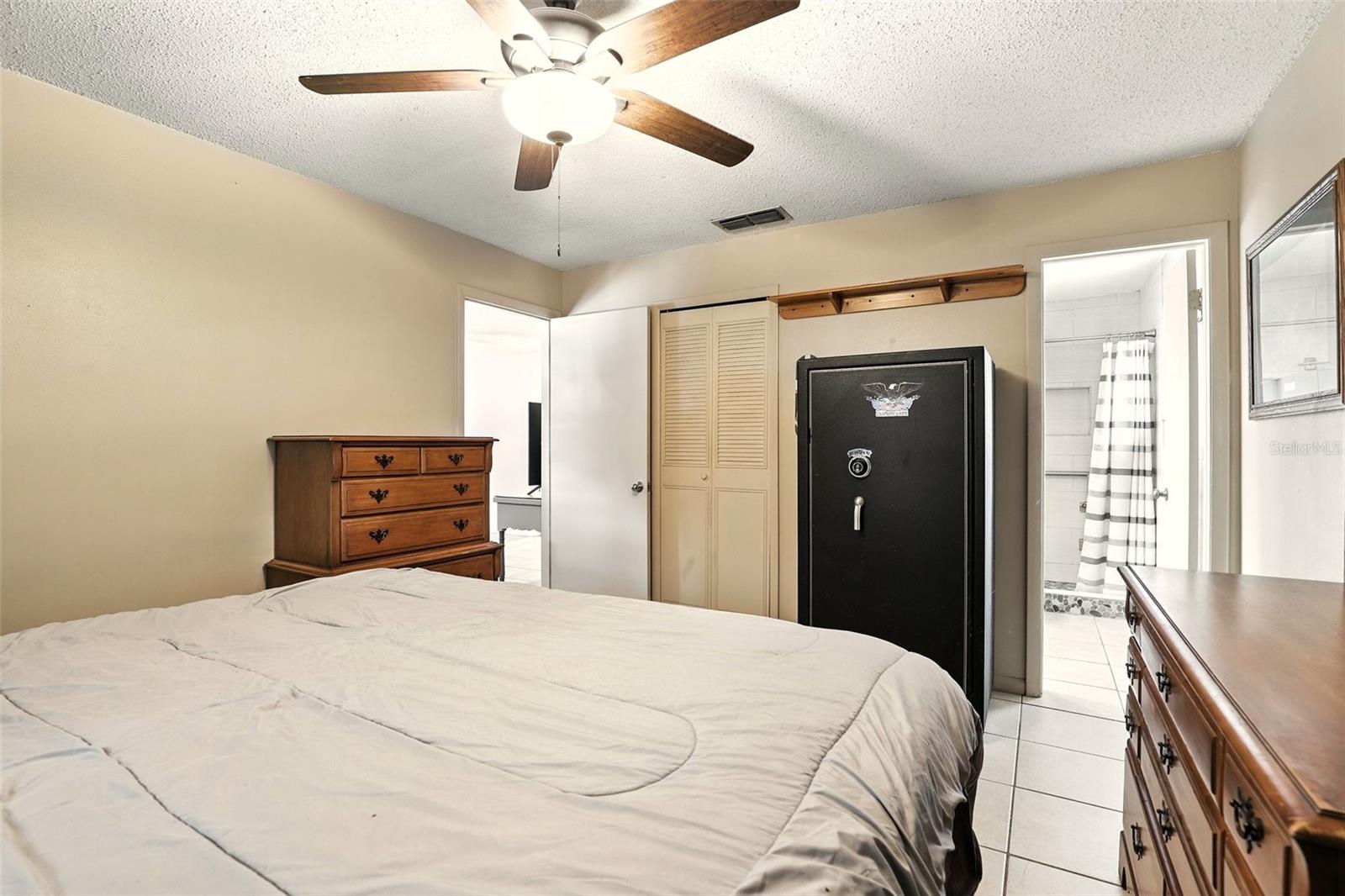 Image 17 of 28 For 3233 Calumet Drive