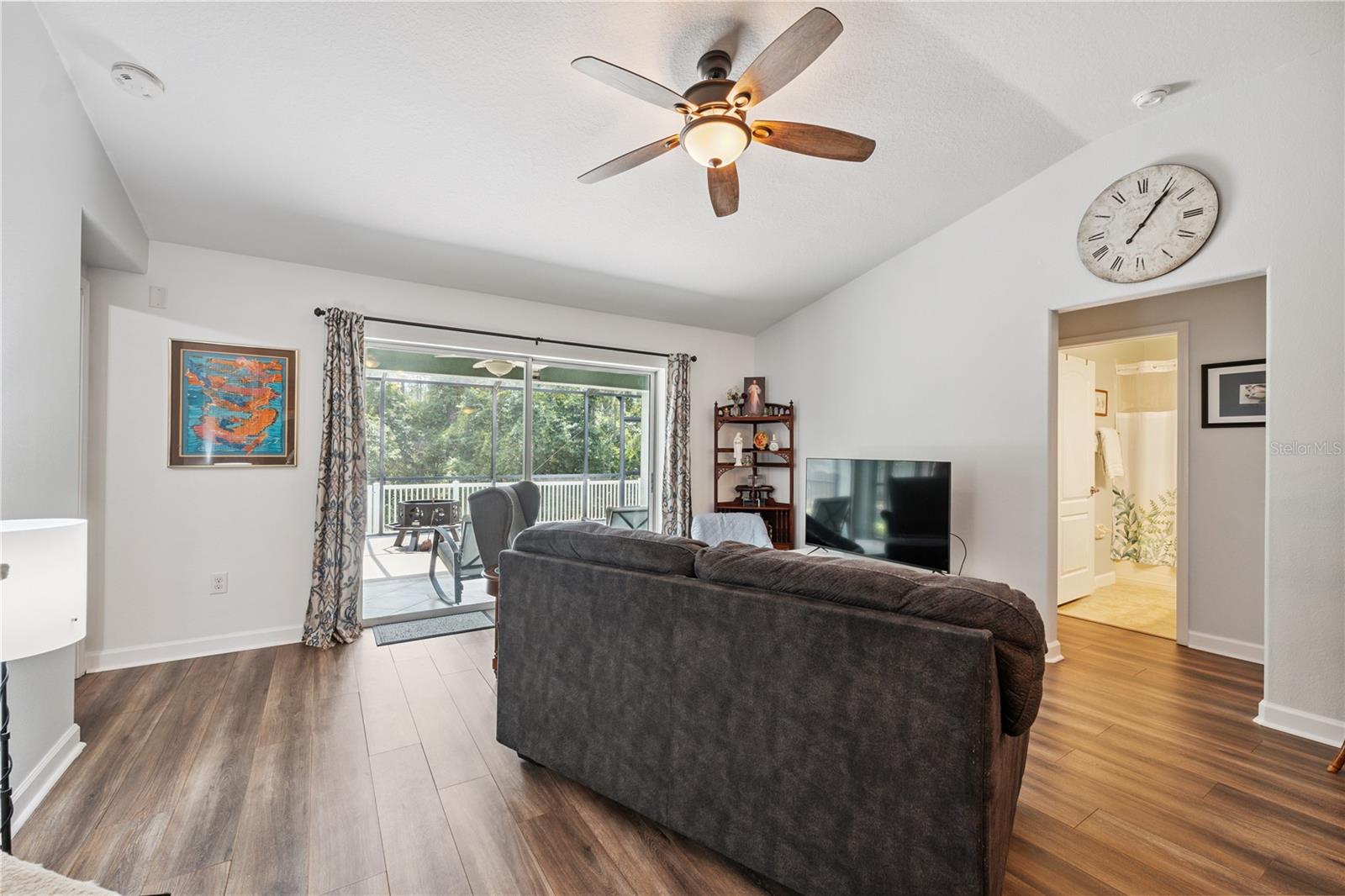 Listing photo id 10 for 12426 Jillian Circle