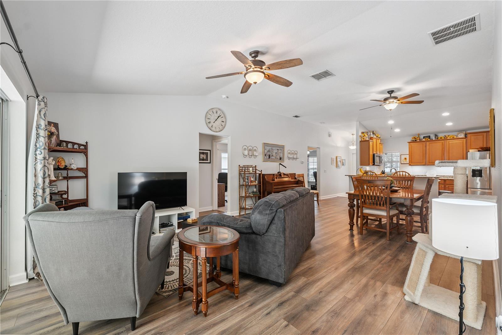 Listing photo id 11 for 12426 Jillian Circle