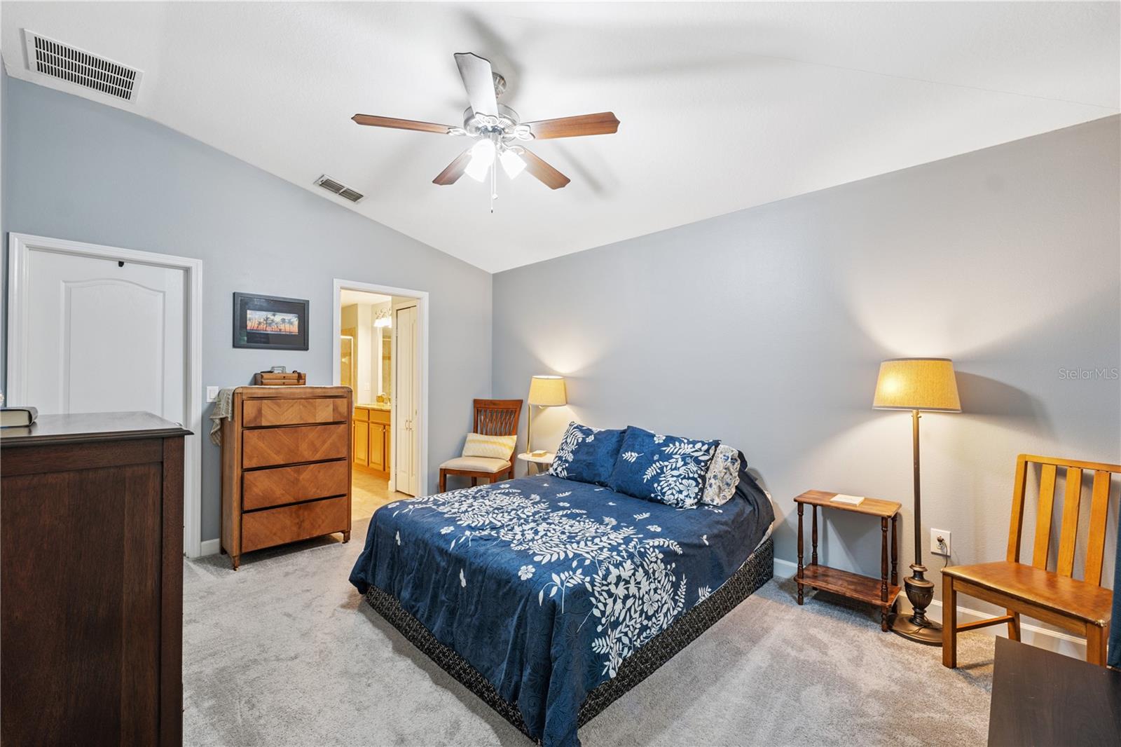 Listing photo id 12 for 12426 Jillian Circle