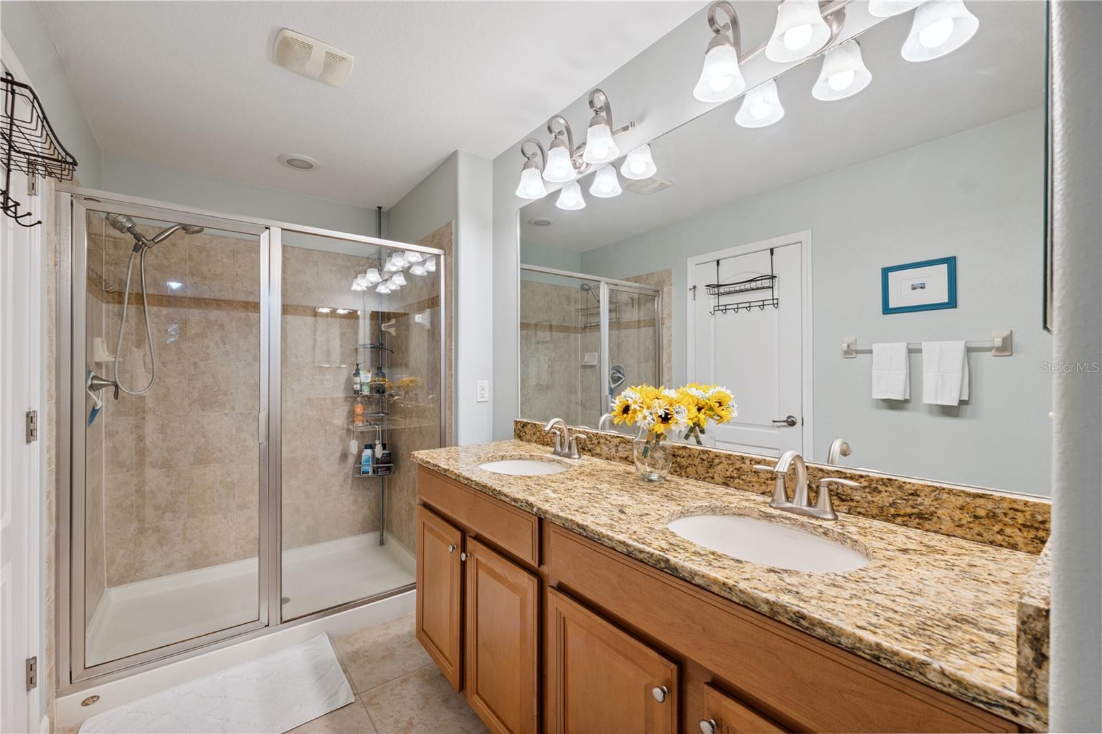 Listing photo id 15 for 12426 Jillian Circle