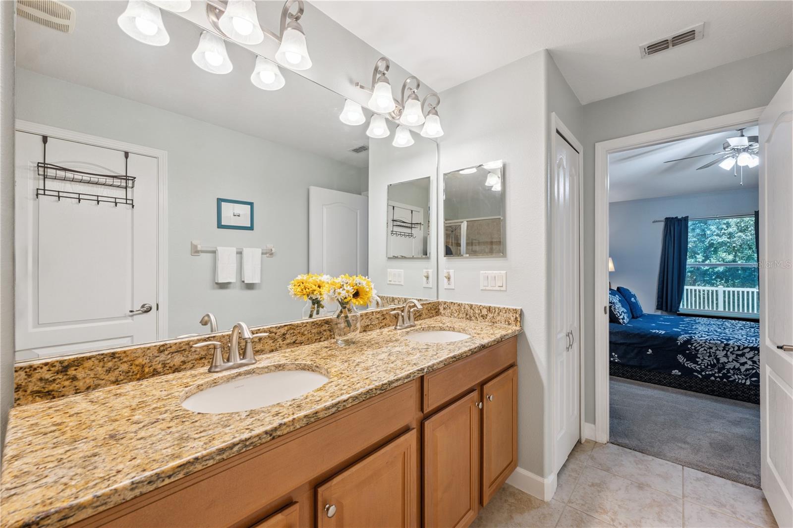 Listing photo id 16 for 12426 Jillian Circle