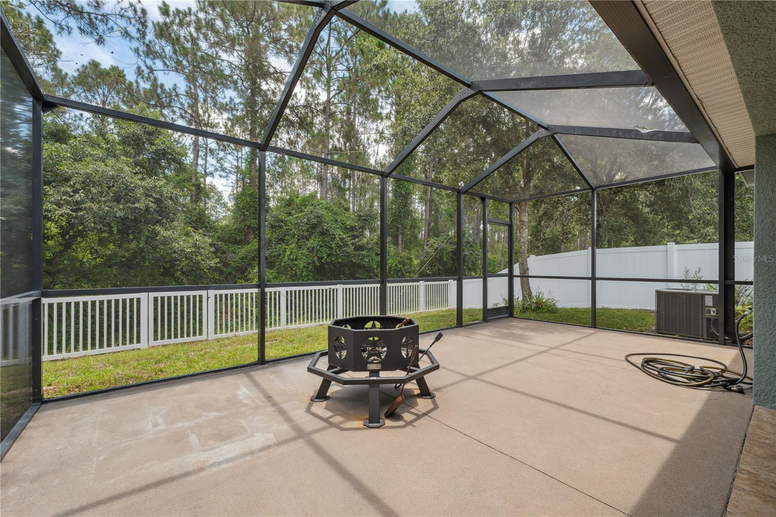 Listing photo id 29 for 12426 Jillian Circle