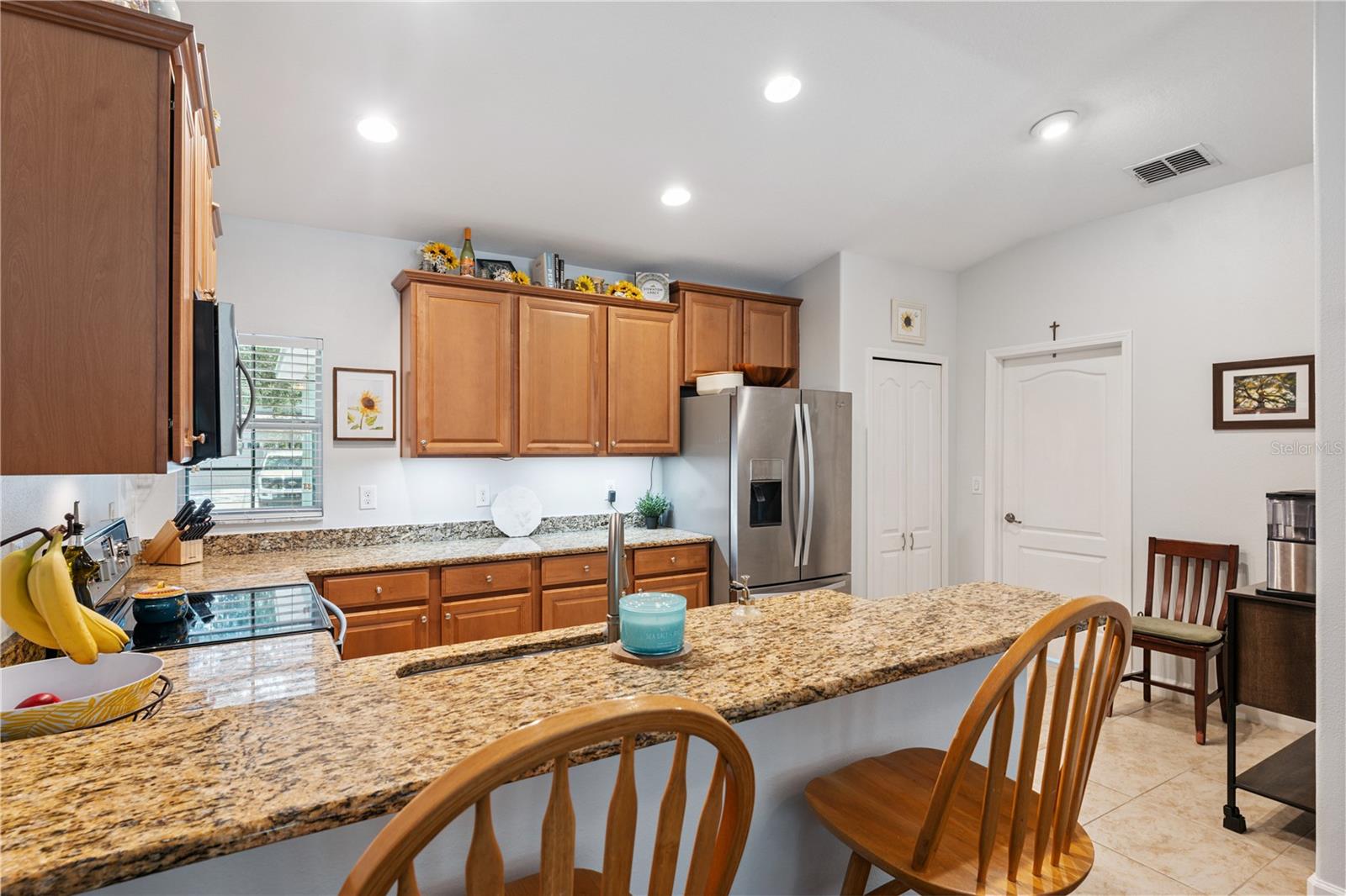 Listing photo id 2 for 12426 Jillian Circle