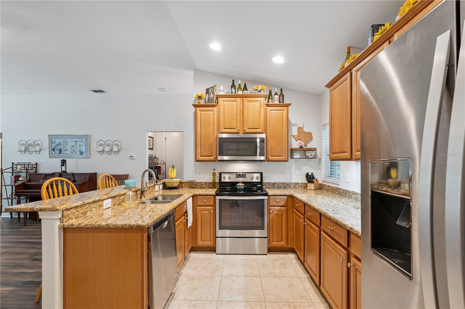 Listing photo id 4 for 12426 Jillian Circle