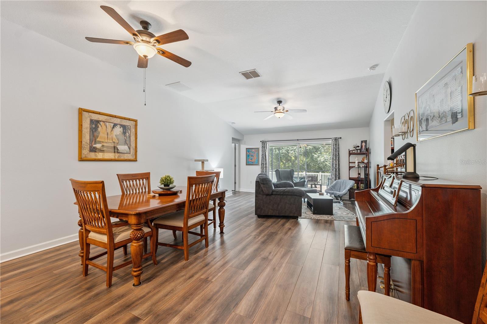 Listing photo id 7 for 12426 Jillian Circle