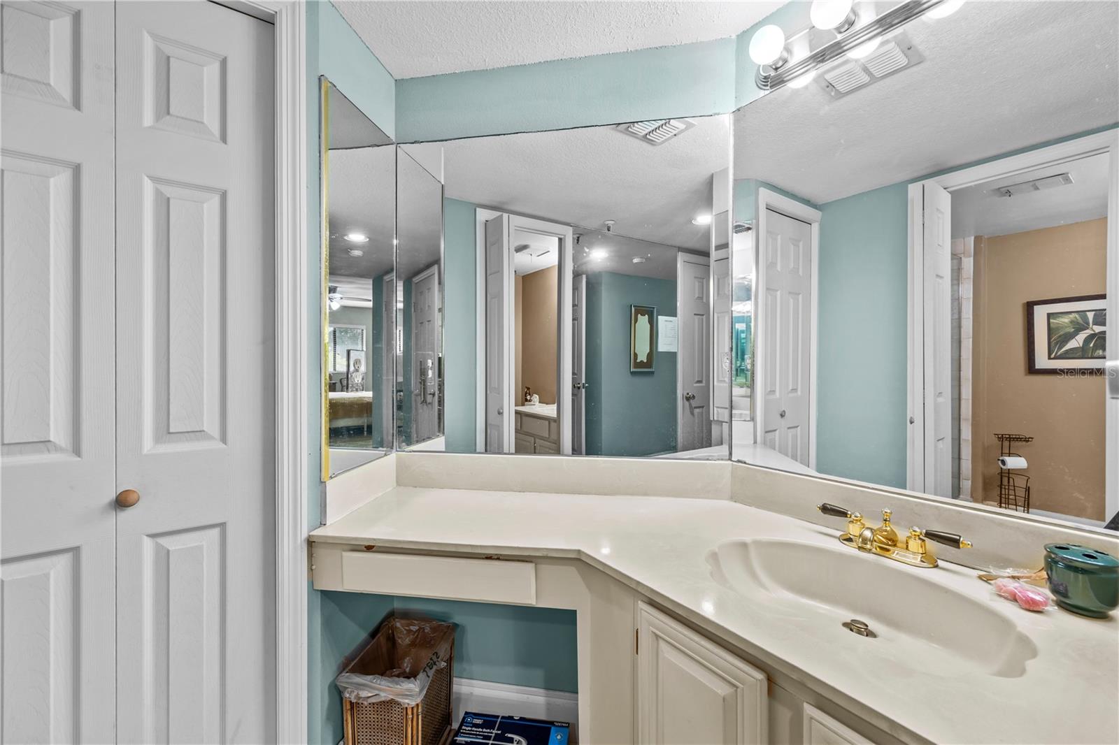 Image 17 of 39 For 1166 Carmel Circle 110
