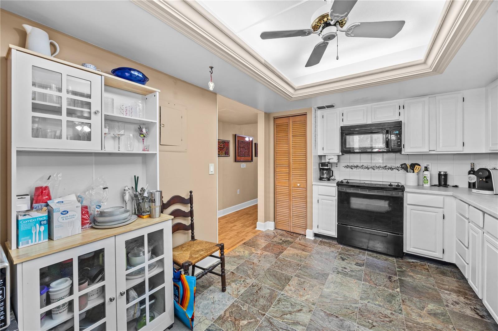 Image 6 of 39 For 1166 Carmel Circle 110