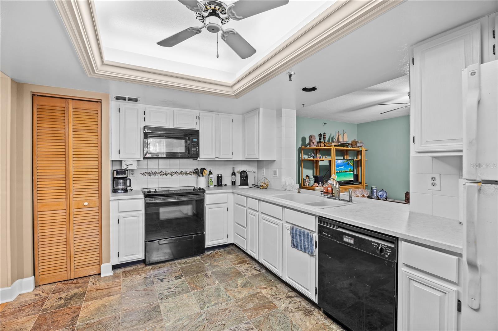 Image 7 of 39 For 1166 Carmel Circle 110