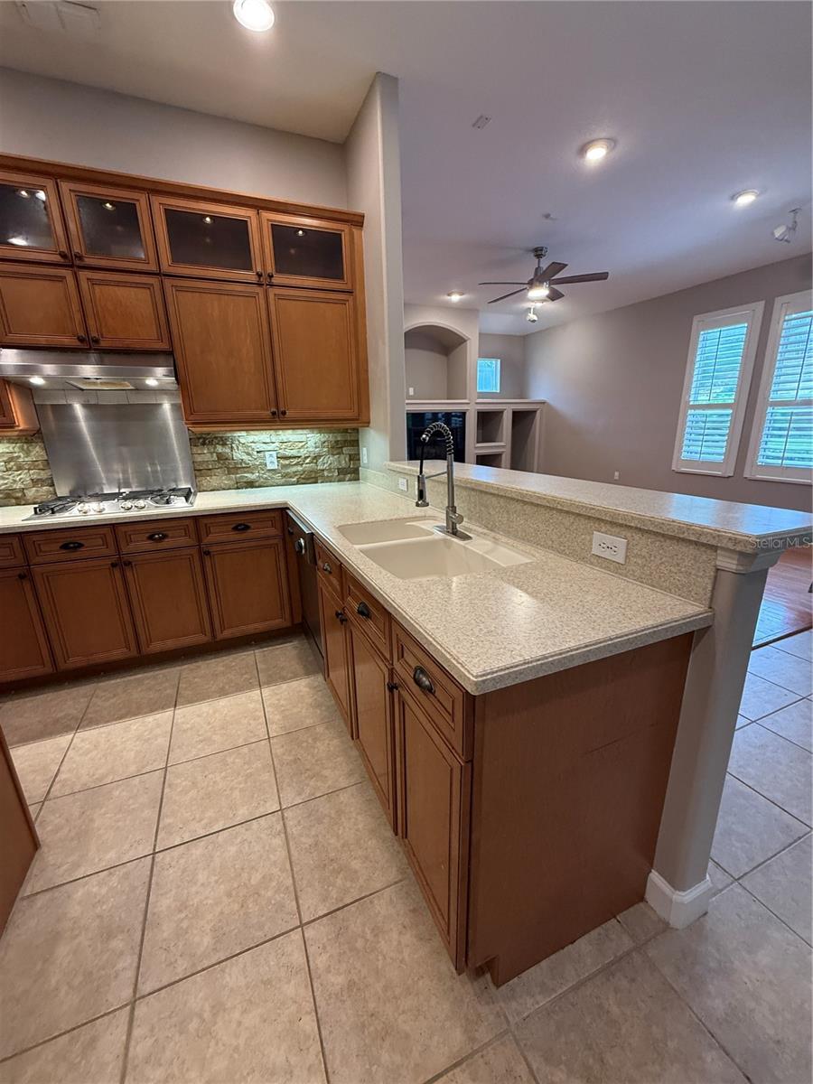 Image 12 of 70 For 1461 Glenheather Drive