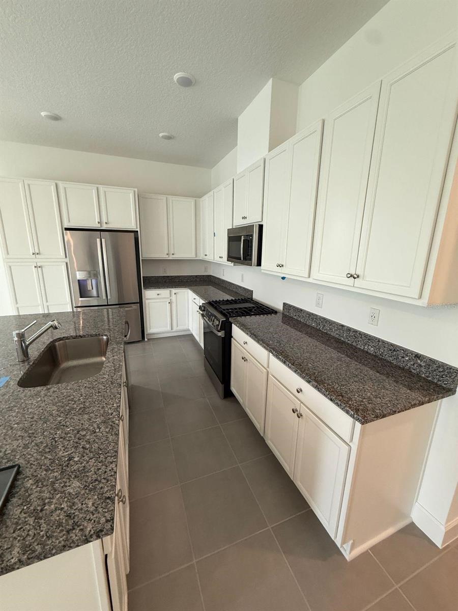 Image 4 of 27 For 15144 Field Daisy Drive
