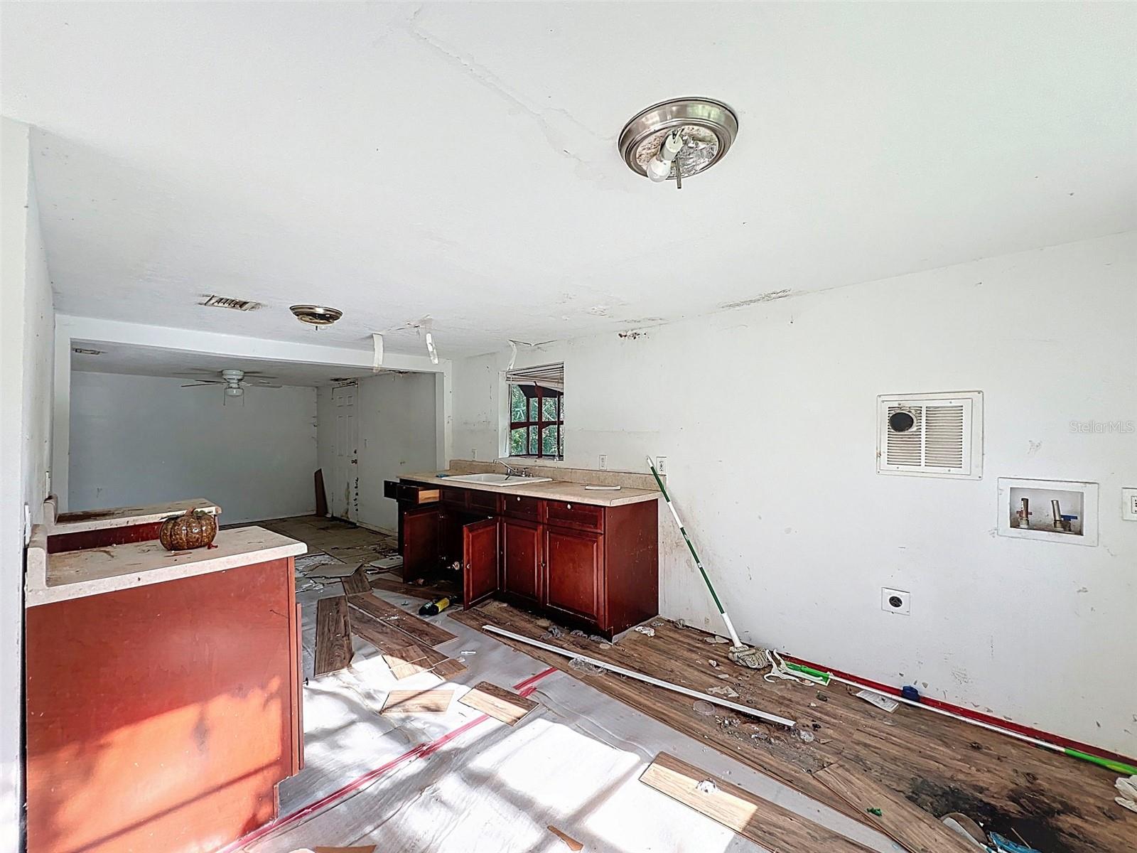 Image 14 of 22 For 117 Idaho Avenue