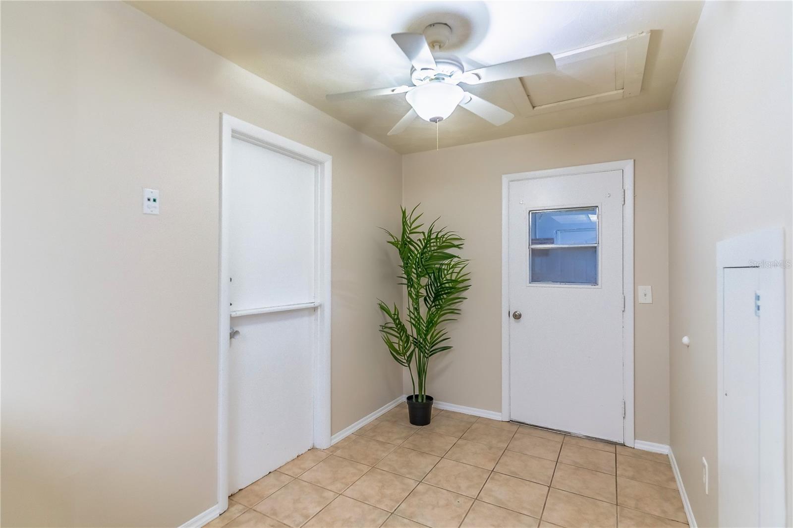 Image 13 of 23 For 1768 Hudson Circle S