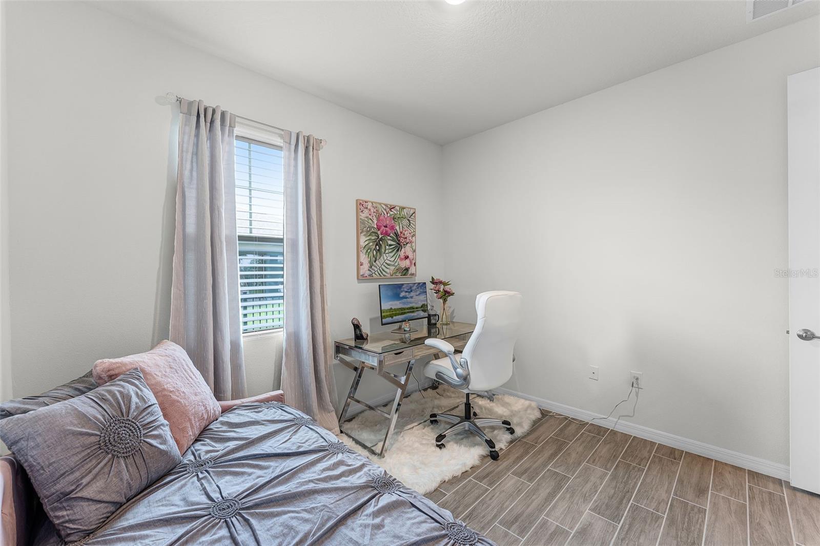 Image 18 of 38 For 1404 Hopedale Place