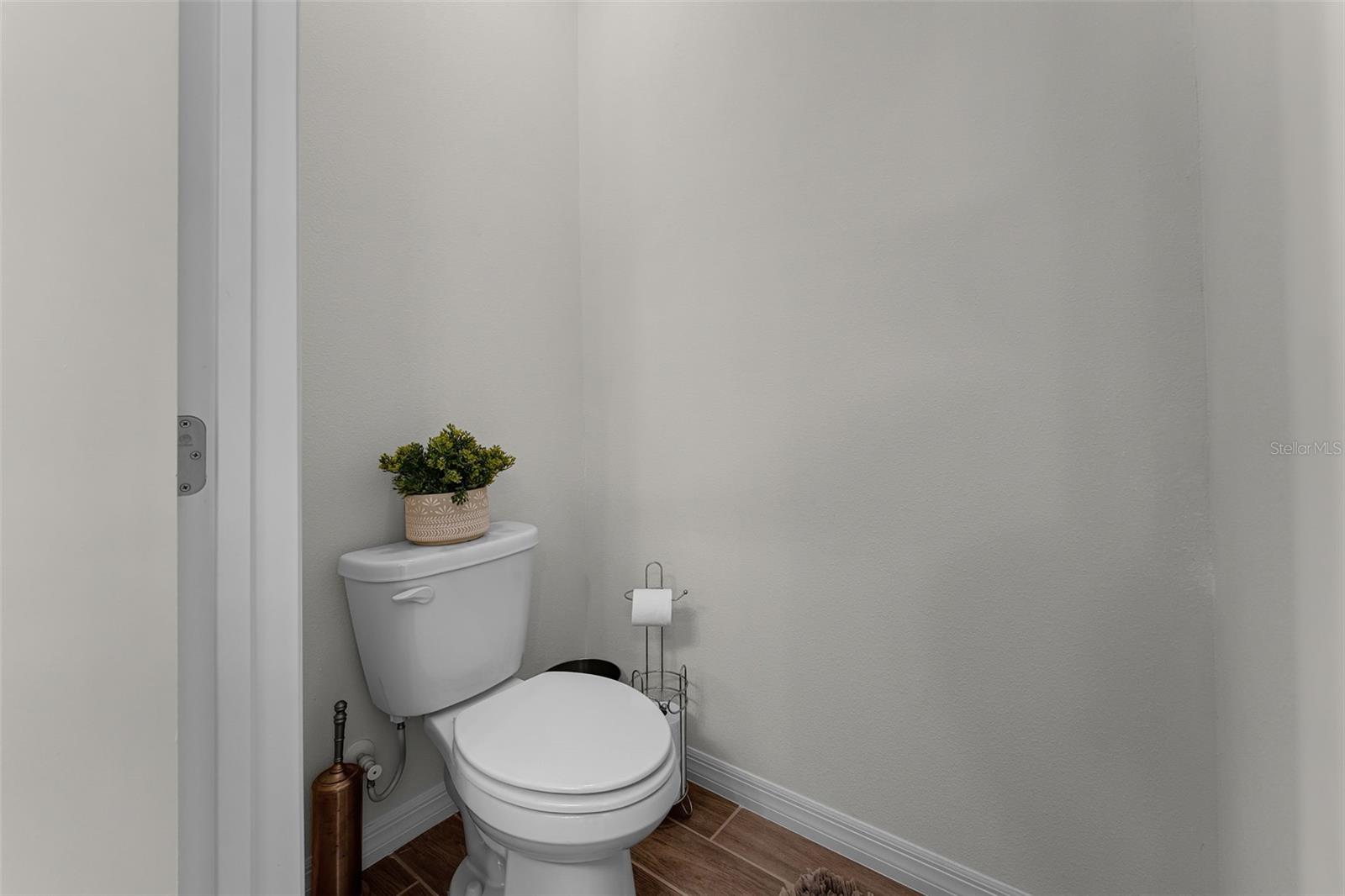 Image 24 of 38 For 1404 Hopedale Place