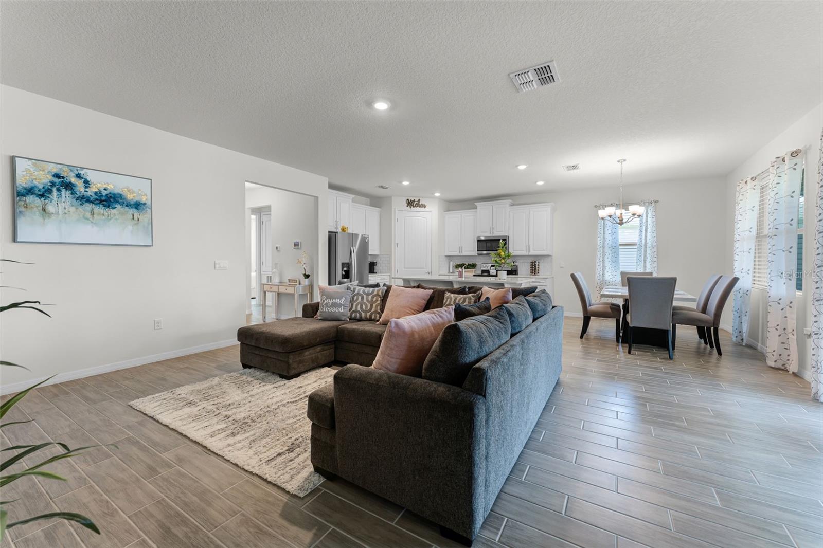 Image 3 of 38 For 1404 Hopedale Place