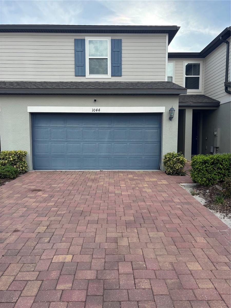 Listing Details for 1044 Desert Candle Drive, OCOEE, FL 34761