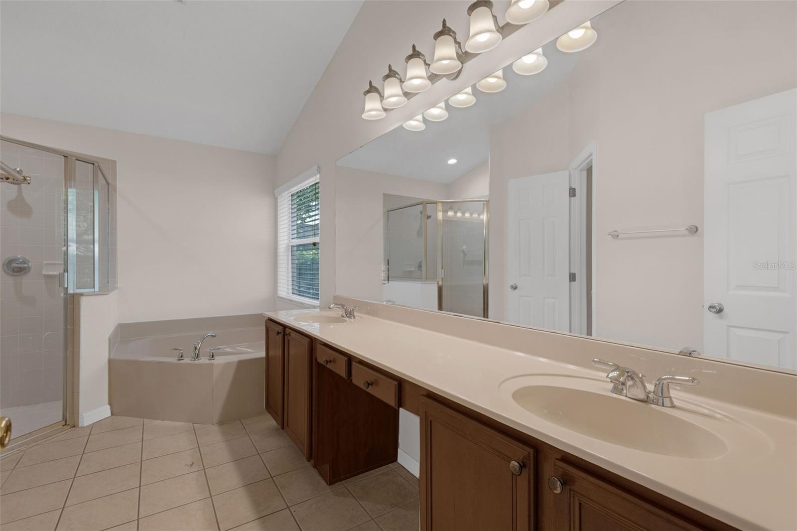 Image 12 of 44 For 2534 Double Tree Place