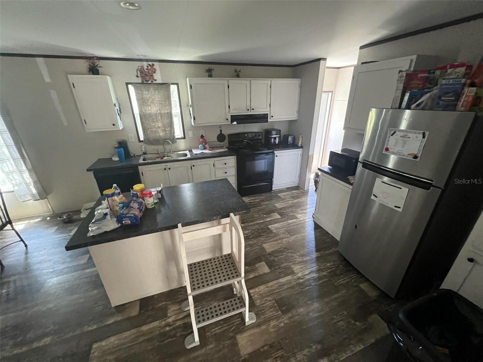 Listing photo id 4 for 13239 Sheeks Road