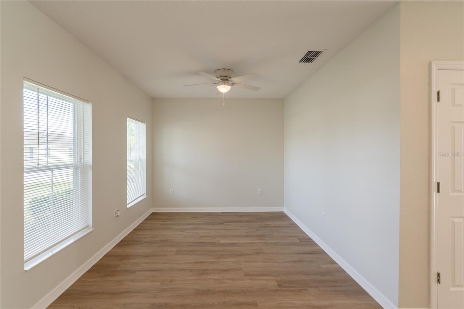 Image 5 of 36 For 3840 Fescue Street